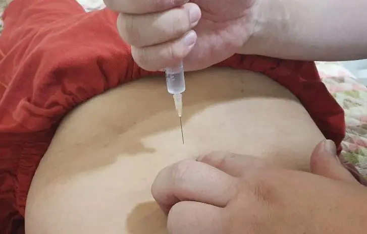 주사 치료 모습
